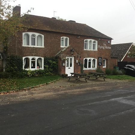 The Flying Horse Inn Boughton Aulph Exterior foto