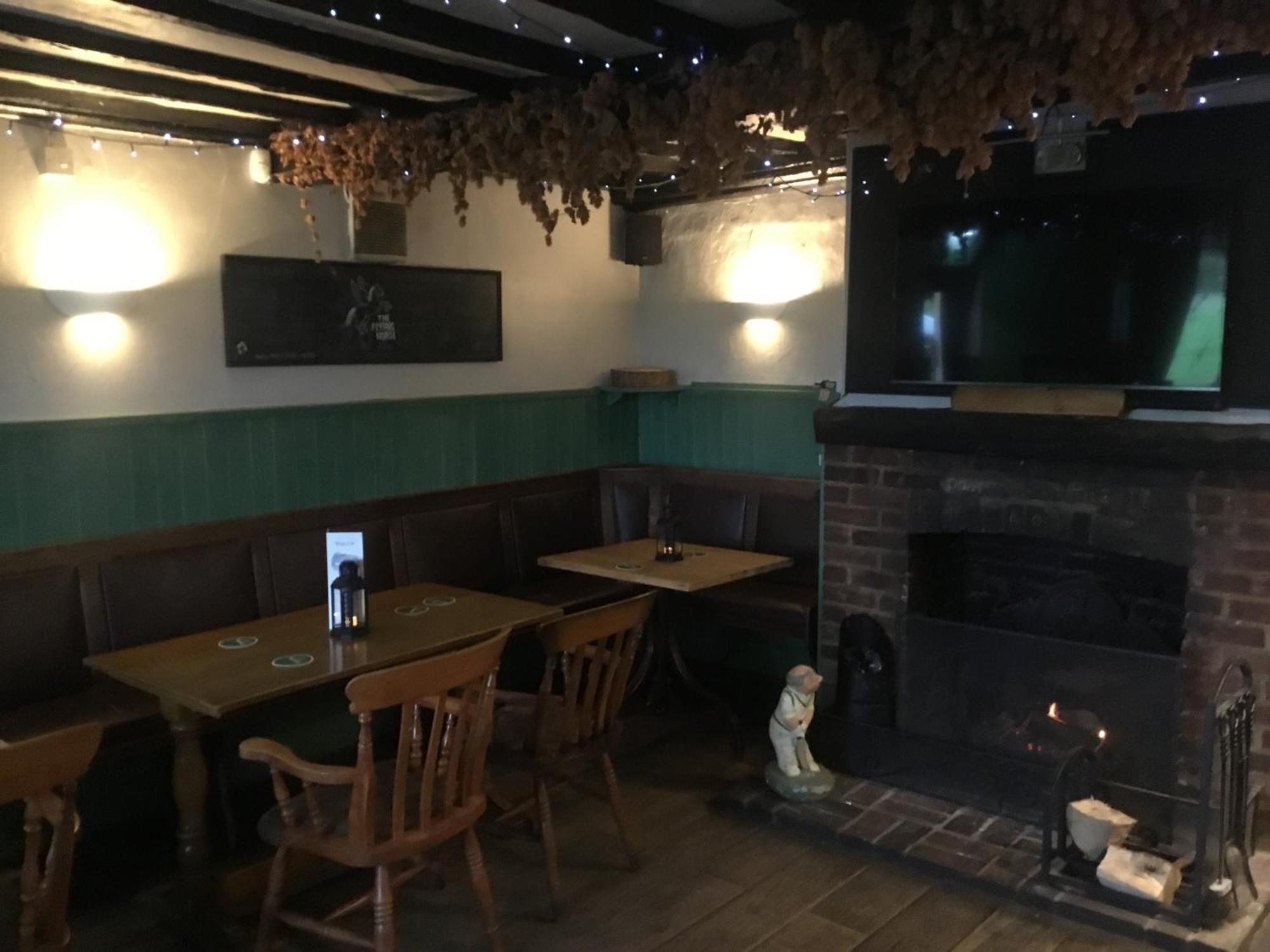 The Flying Horse Inn Boughton Aulph Exterior foto