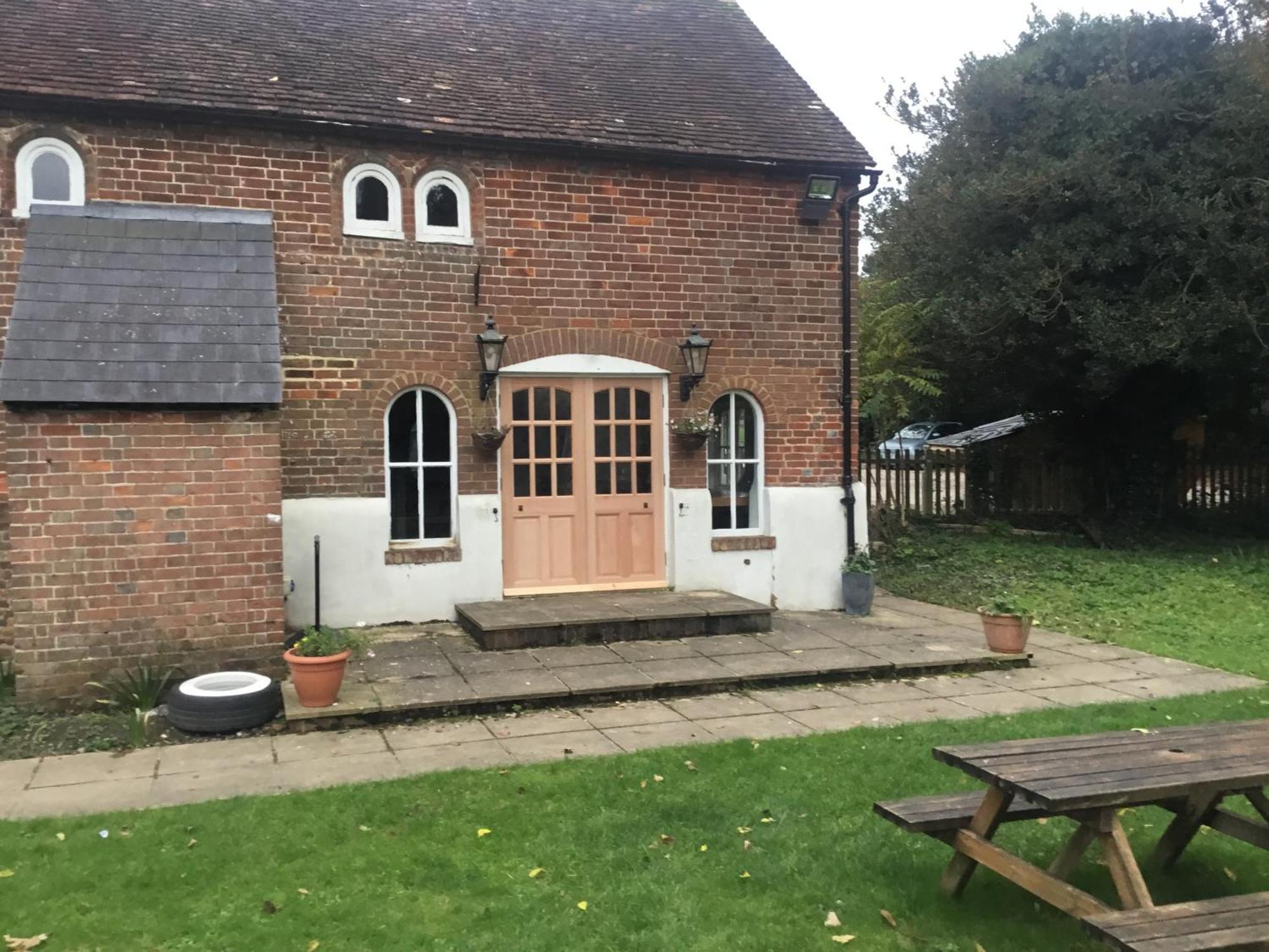 The Flying Horse Inn Boughton Aulph Exterior foto