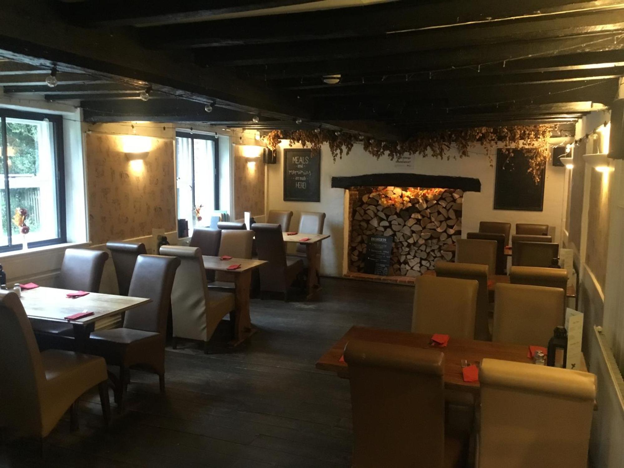 The Flying Horse Inn Boughton Aulph Exterior foto