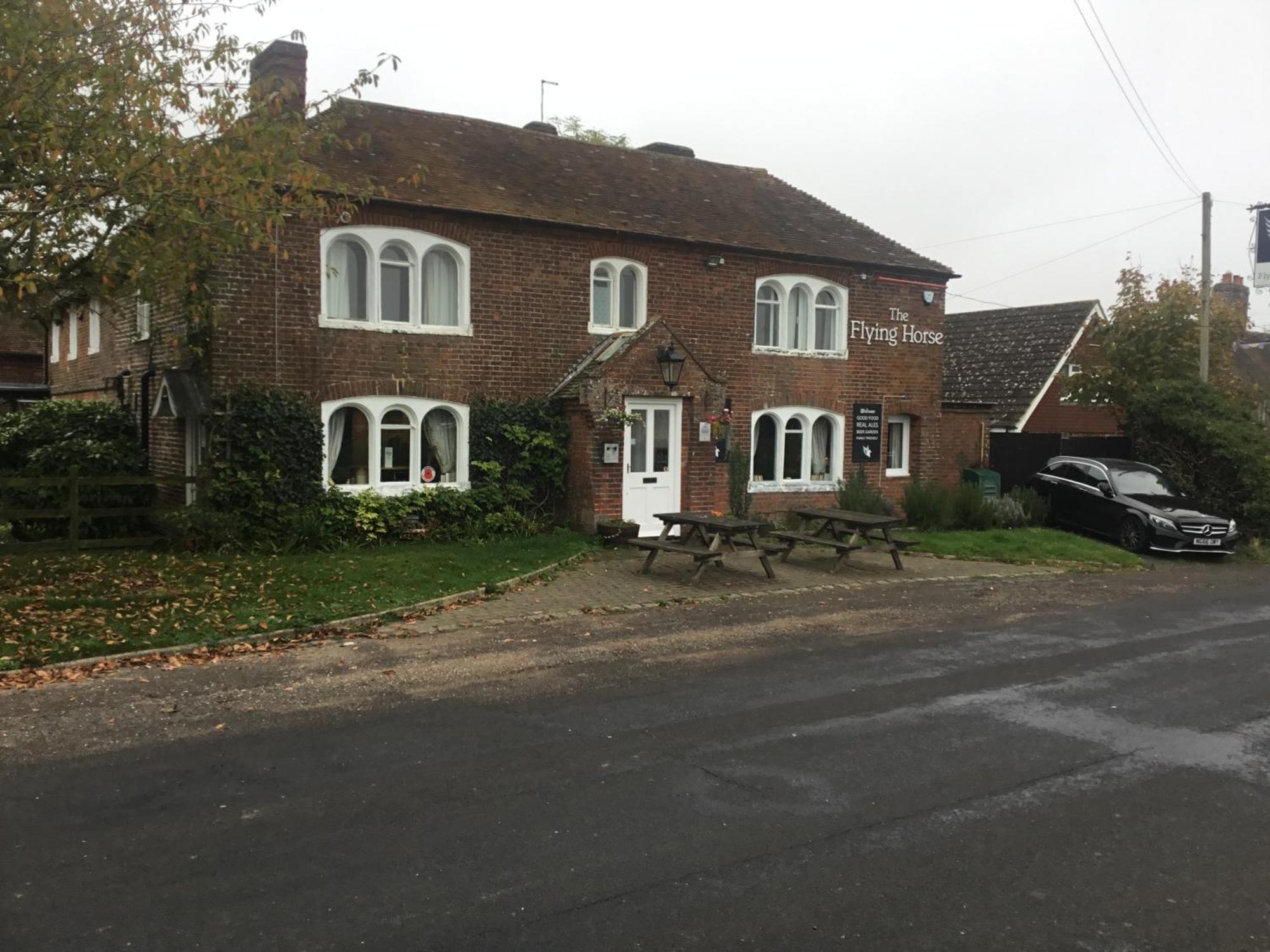 The Flying Horse Inn Boughton Aulph Exterior foto